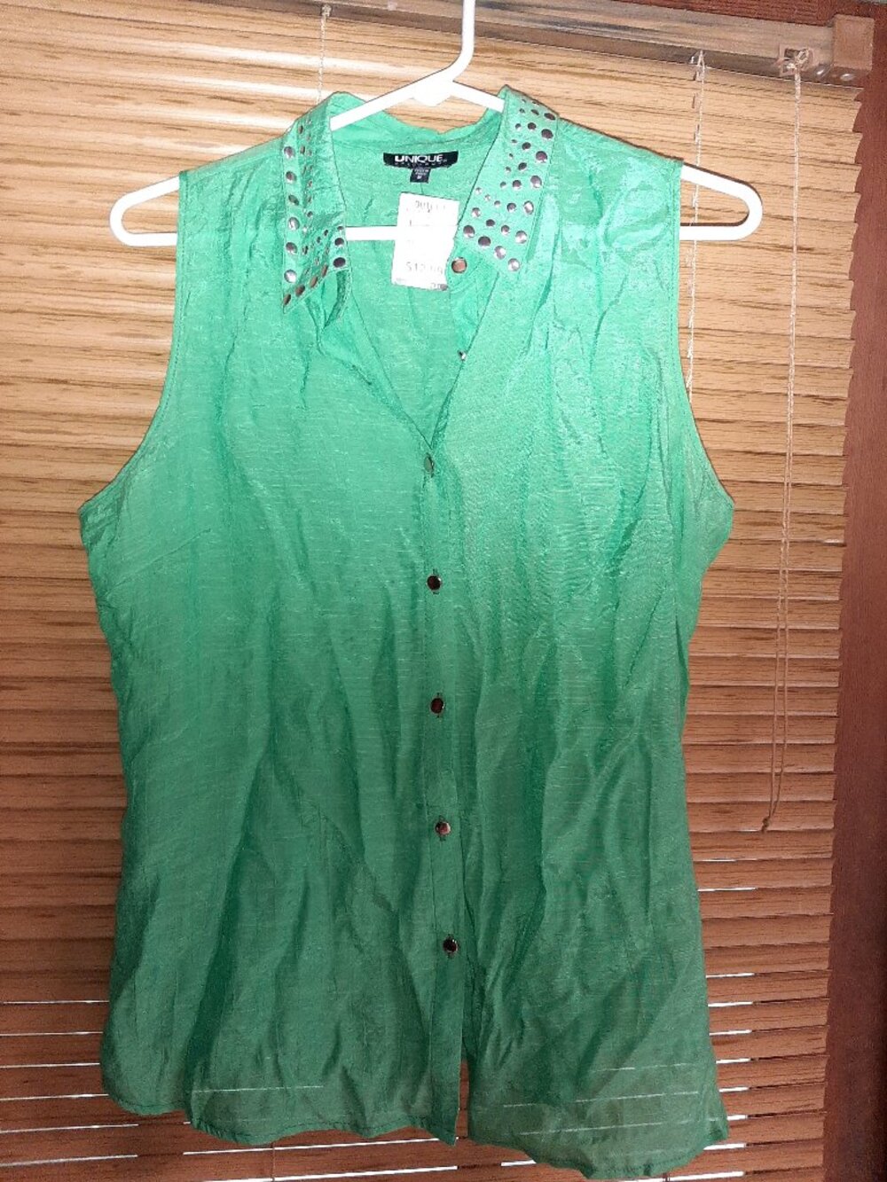 Unique Spectrum sleeveless shirt, size M